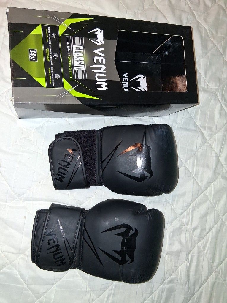 14 OZ venom boxing gloves