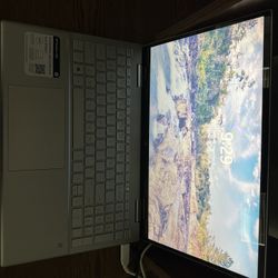 Laptop: HP 15" X360 i3 8GB 256SSD