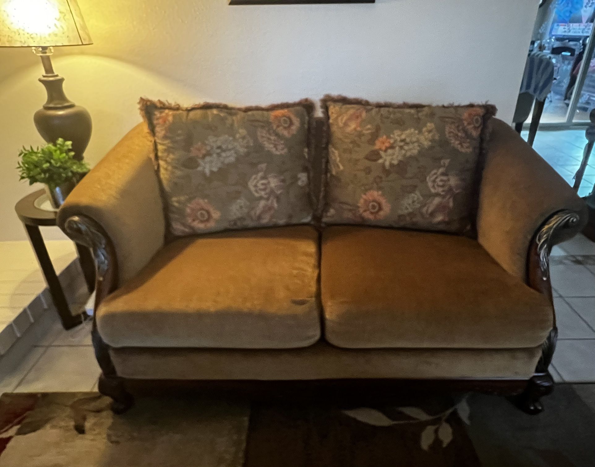 Beautiful Jerome’s Living Room sofa & love seat