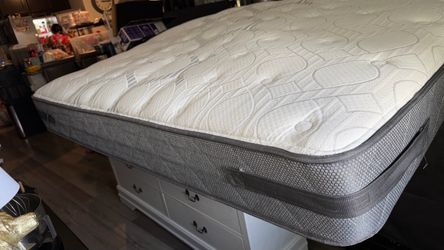 Sealy Posturepedic Full Mattress