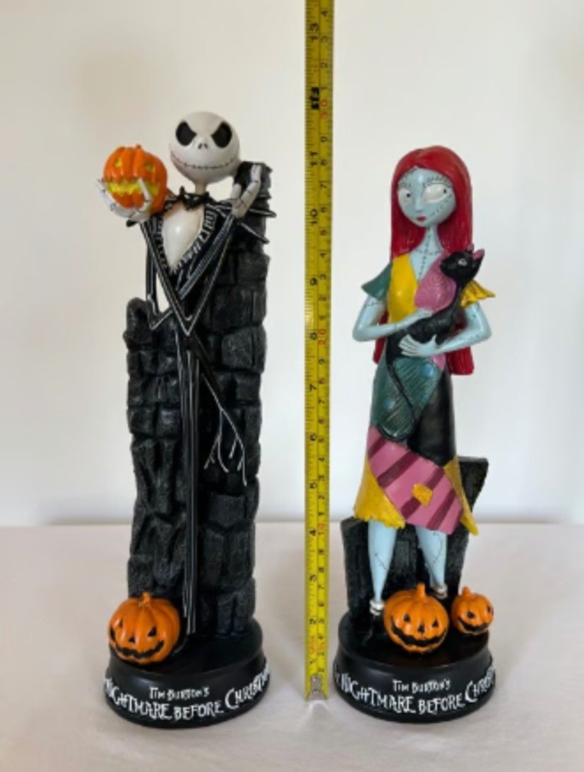Nightmare Before Christmas Jack And Sally figurines