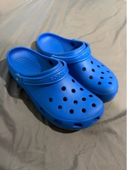 Used Blue Crocs clogs men’s size 11
