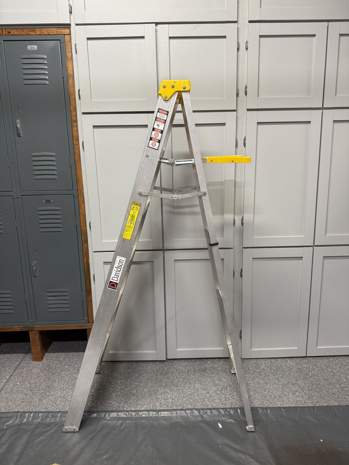 Davidson Aluminum Ladder - 6ft