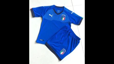Italy home 17-18 kids.