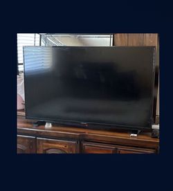 34 Inch Insignia TV