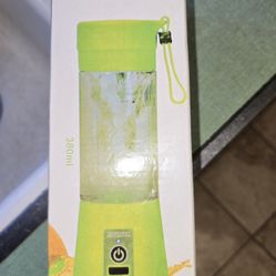 12.8ounce portable rechargeable juice blender NEW Parma FIRM$$5 