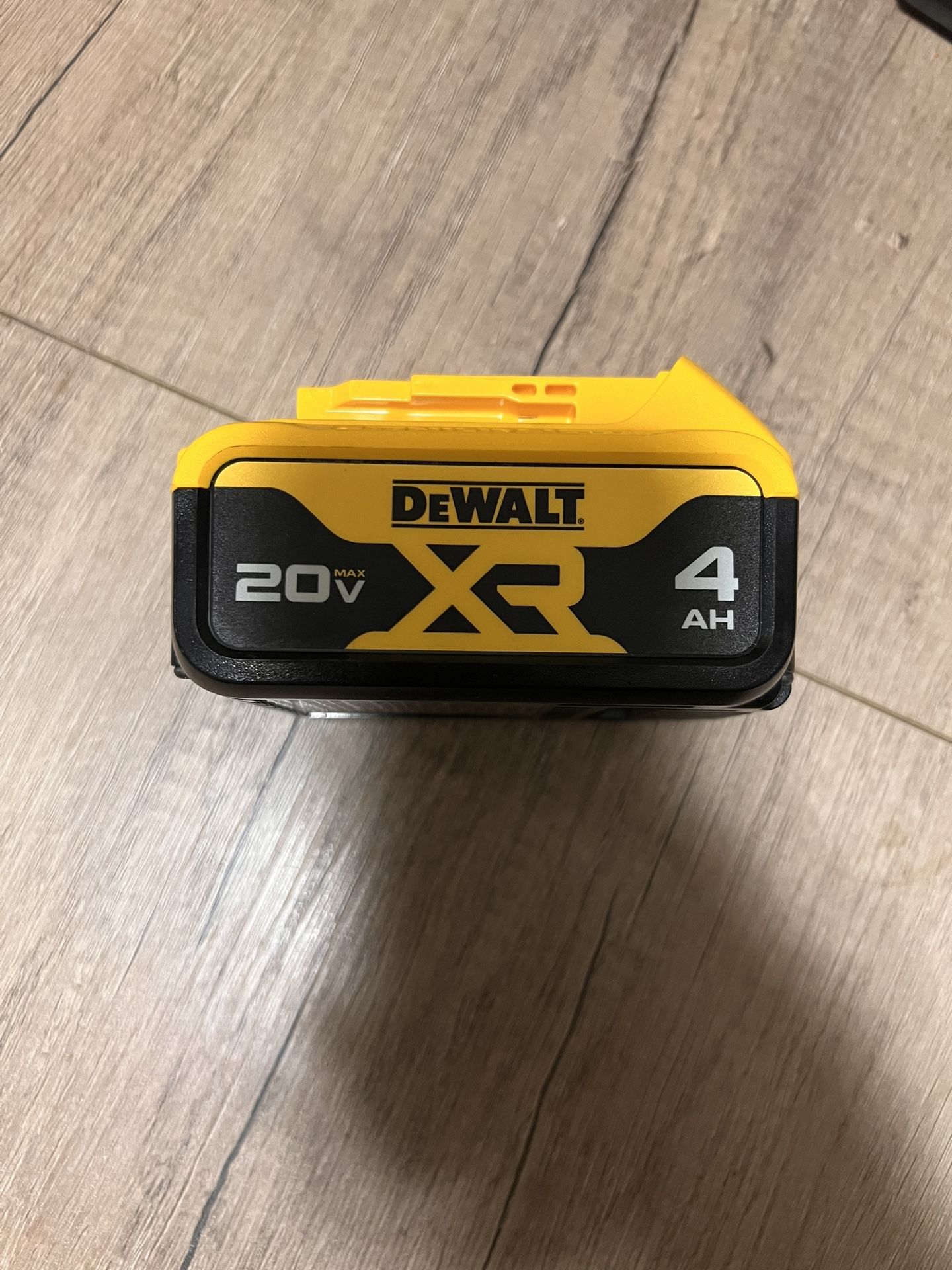 Dewat Battery 20v
