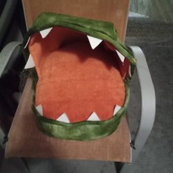 Adorable Alligator Pet Bed
