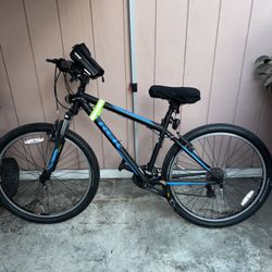 TREK 820 Mountain Bike 