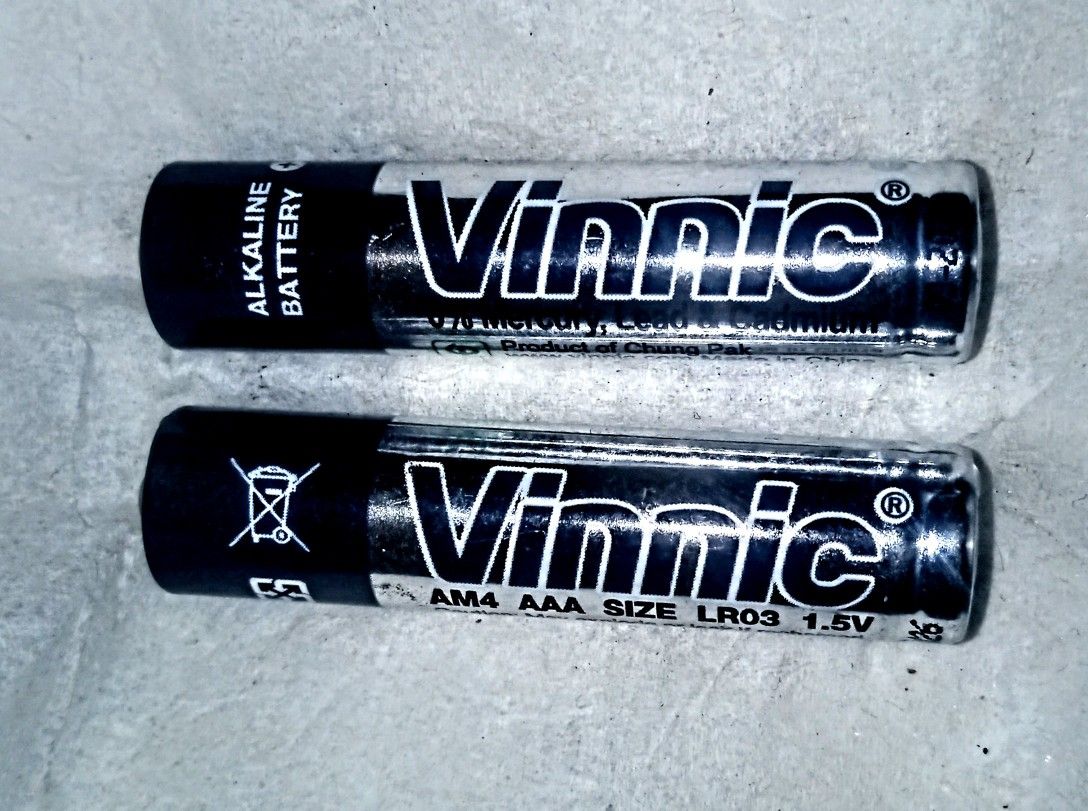 100 AAA BATTERIES