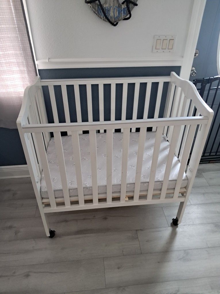 Mini Crib