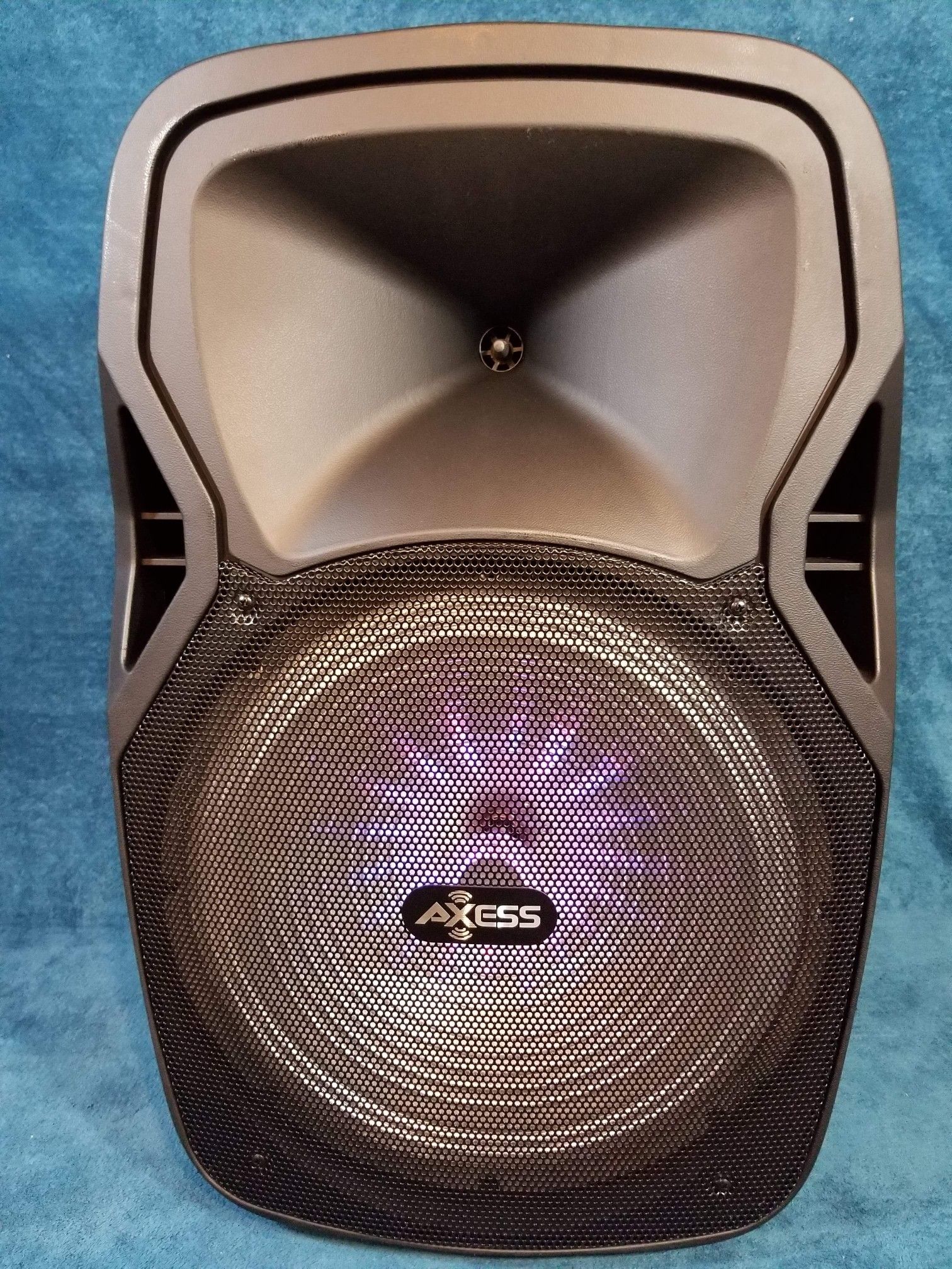 15 Inch New Bluetooth Speaker SD CardSlot USB PortFM RadioMicrophone Included For Karaoke ( Bosina ) Bz3