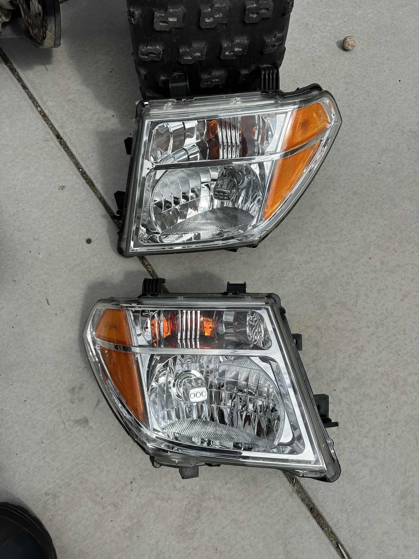 Nissan Frontier Headlights New