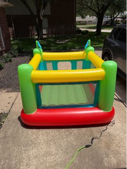 Fisher-Price Inflatable Bounce House – Great Condition!