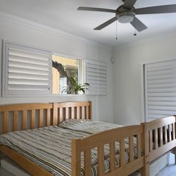 Two Twin Beds With Mattress 