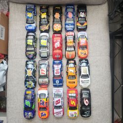 20 1:24 scale NASCAR diecast race cars
