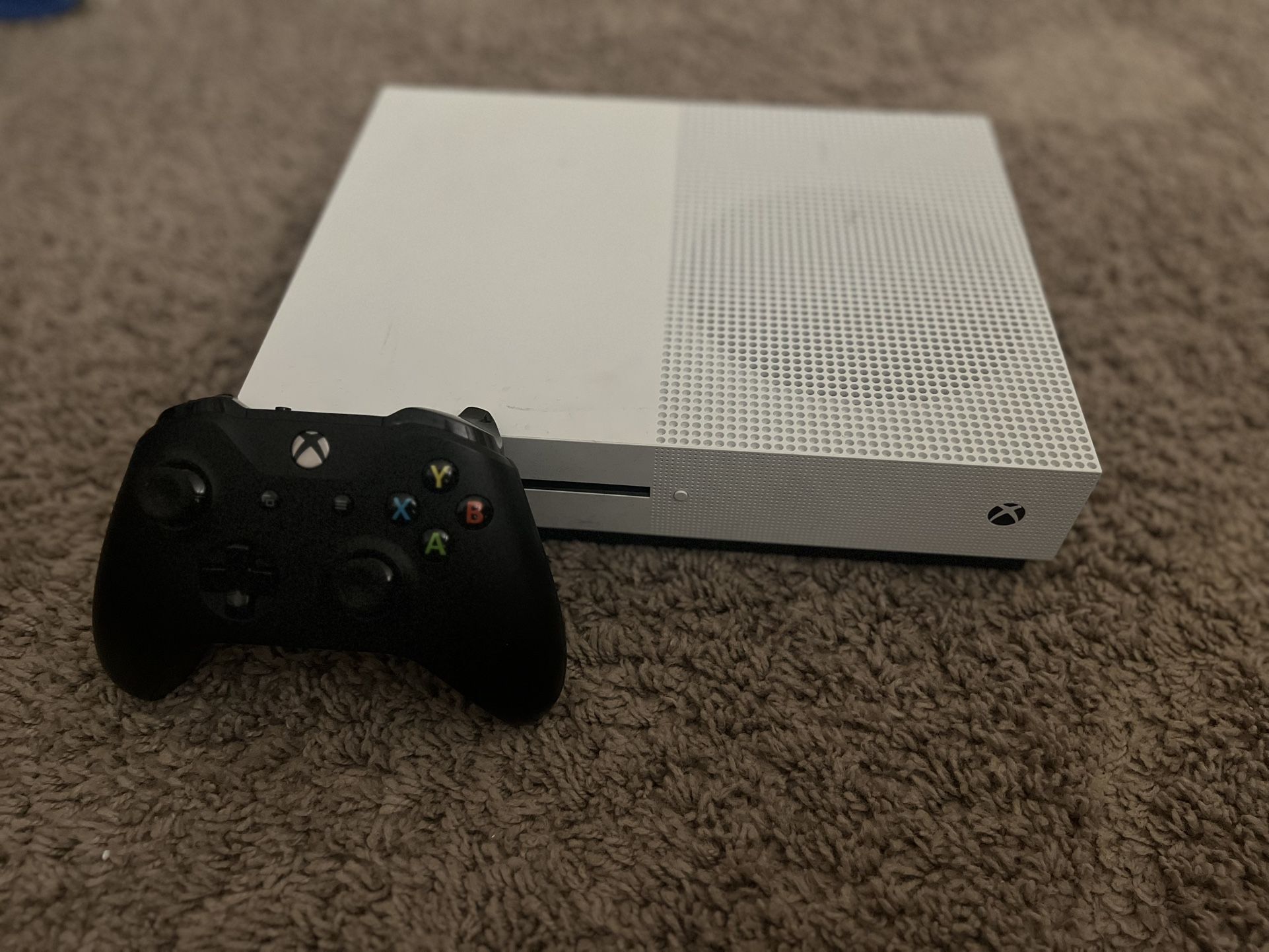 Xbox one S With controller- 120$