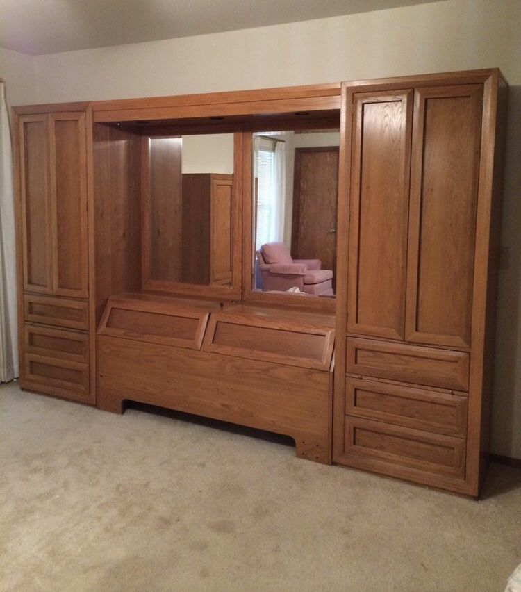 Thomasville Oak Bedroom Set