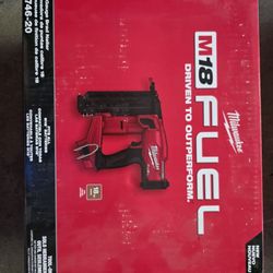 Milwaukee M18 18 Gauge Brad Nailer Gen 2