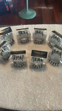 Pottery Barn Vampire Teeth Place Card Holder