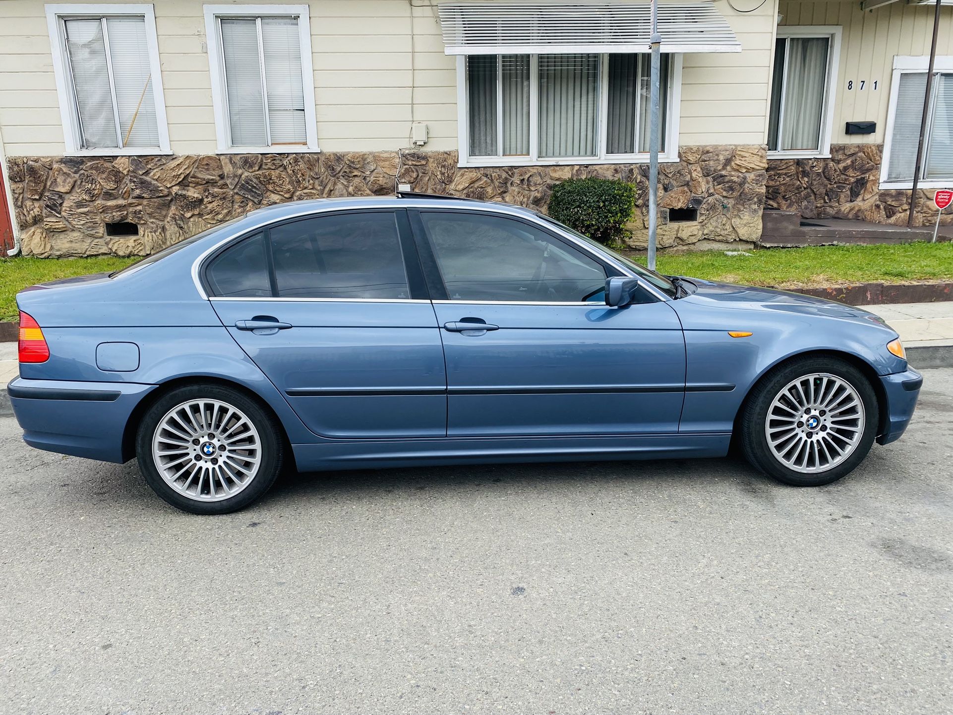 2003 BMW 330i