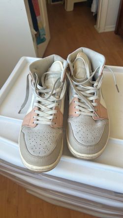 Casual Nike tennis shoes