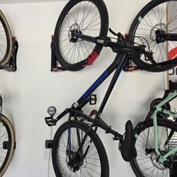 Adult L MONGOOSE MOUNTAIN BIKE. 