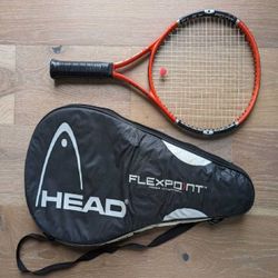 Master the Court with Elite Tennis Rackets! back detail