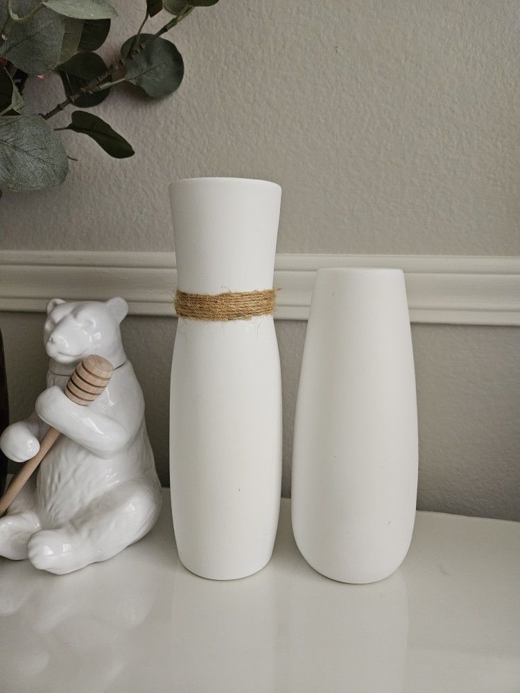 Set of 2 White Vases