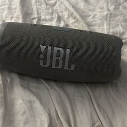 JBL Charge 5
