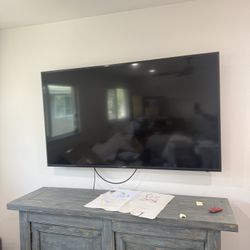 65” Samsung TV – Fully Functional – Budget Friendly