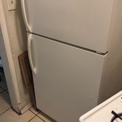 Fridge Everything Works / Frigidaire 