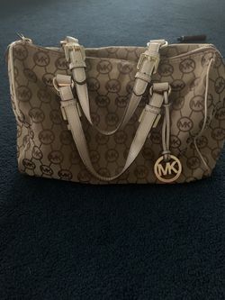 Michael Kors Doctor Bag