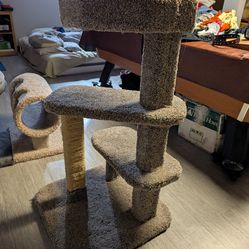 Tall heavy duty cat scratcher tower