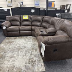 Manual Recliner Sectional. 🚚WE DELIVER🚚
