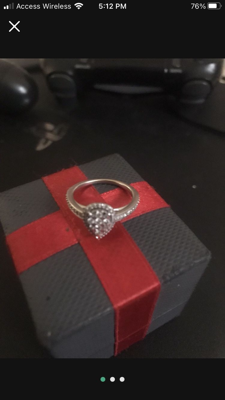 10k White Gold Diamond Ring 
