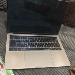 APPLE MACBOOK PRO 2019 13” 