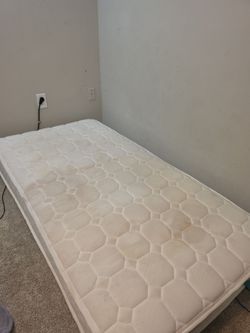 Full size mattress