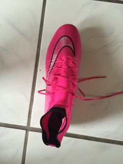 Klacht Realistisch Nauwgezet Nike Mercurial Superfly IV FG Soccer Cleats - Pink and Black for Sale in  Miami, FL - OfferUp