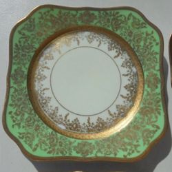 8 Antique Hutschenreuther Selb 22k Gold Encrusted Porcelain Plates, $540 