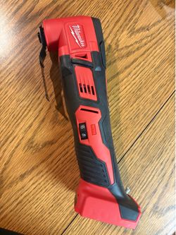 Milwaukee M18 oscillating tool
