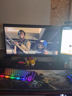 Samsung 27-inch Curved monitor and Sceptre R24 monitor with a dual monitor stand