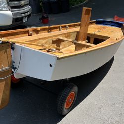 Beautiful Wooden Sailboat 11’