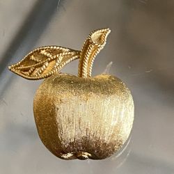 Crown TRIFARI golden Apple brooch