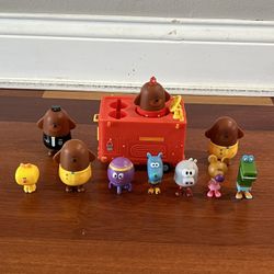Hey Duggee Figurines