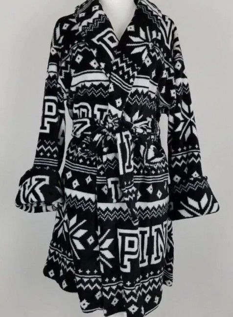 VS PINK Victoria’s Secret Fuzzy Plush Short Robe XS / S Black & White Fair Isle