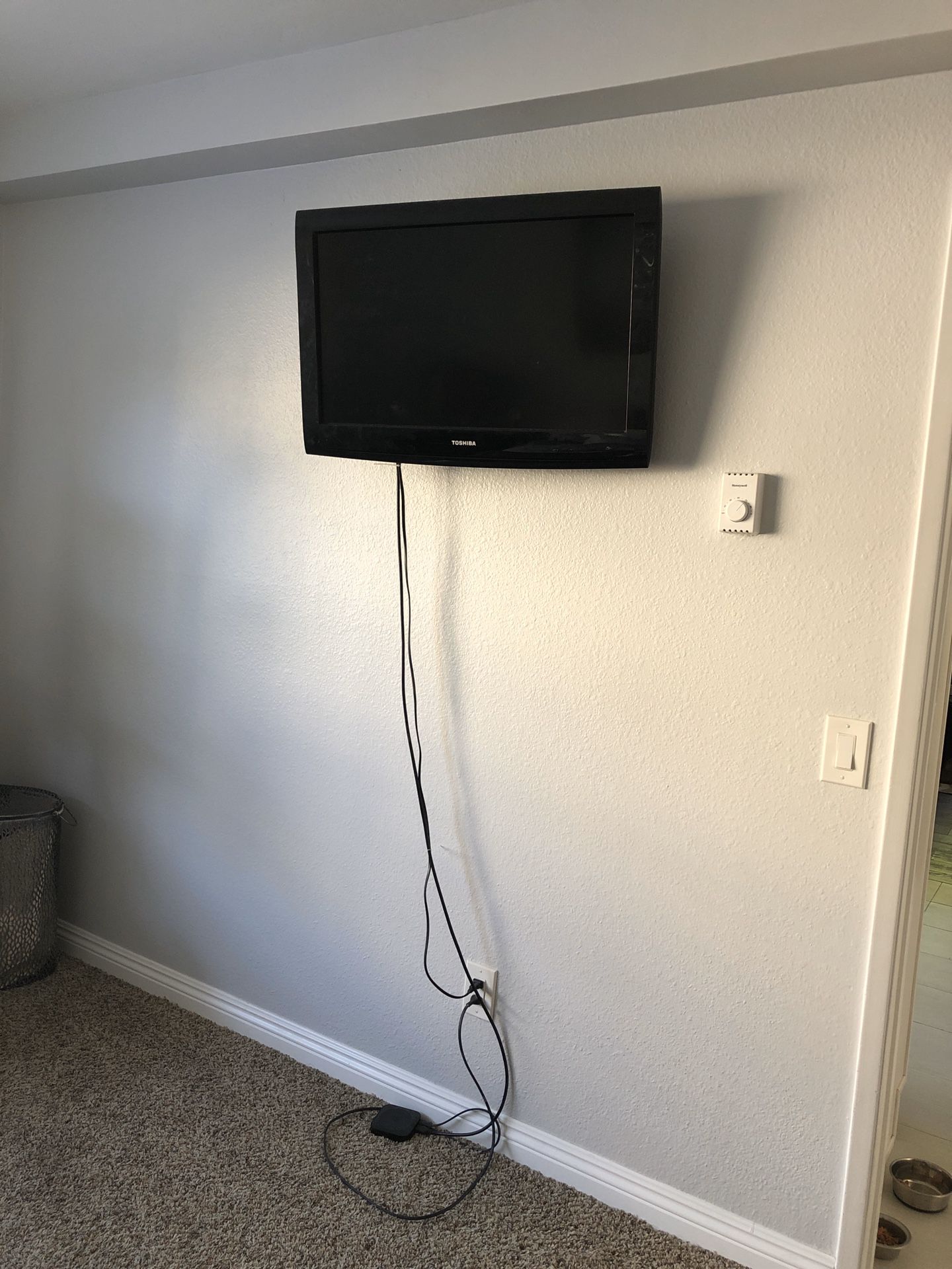32 inch tv and wall mount