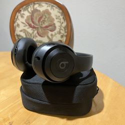 BEAT STUDIO PRO ICONIC SOUND