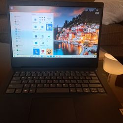 Lenovo Ideapad 3-14IML05 Laptop