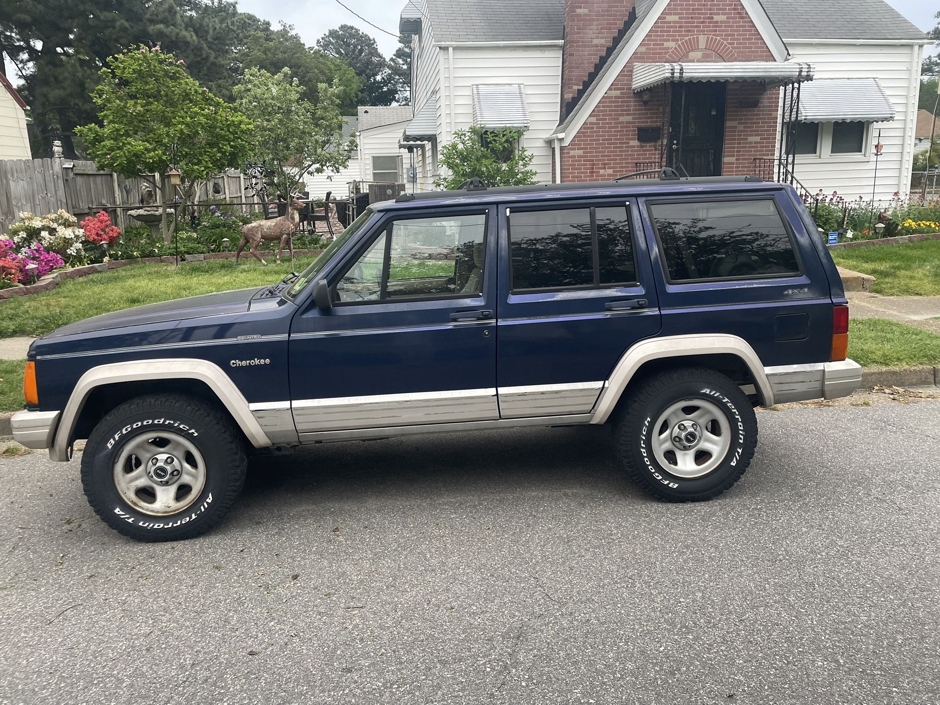 Jeep Cherokee Country Low Miles